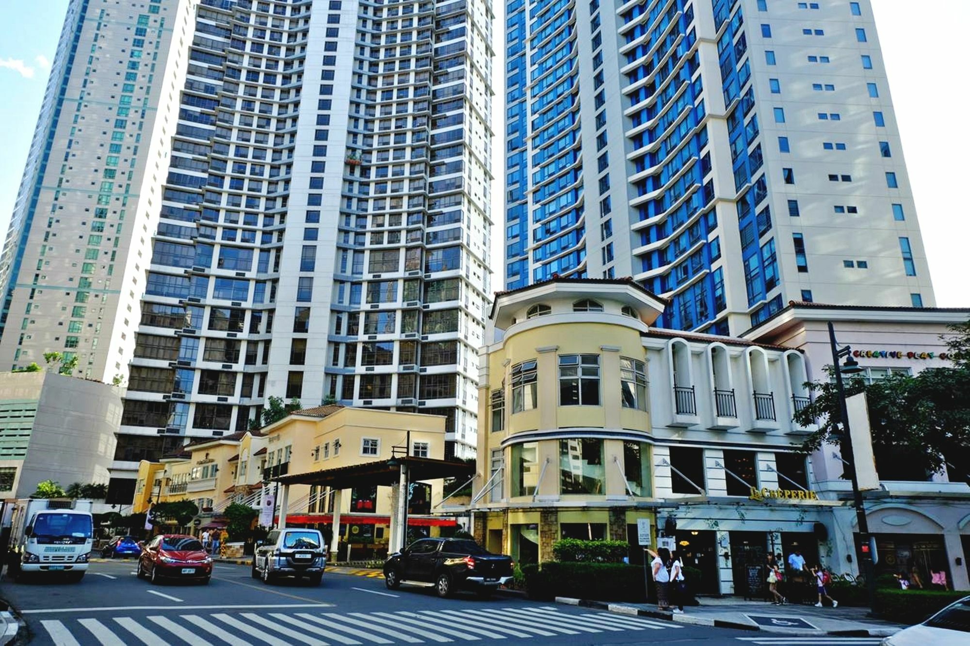 Bellagio Towers By Stays Ph Makati City Exterior photo